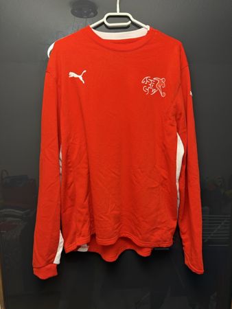 Puma Schweiz Pullover rot Langarm Grösse L gebraucht