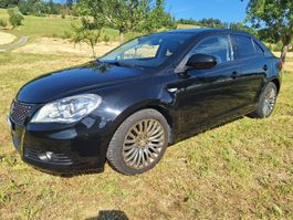 Auto Suzuki Kizashi 4x4 prima Zustand BMW Mercedes Toyota