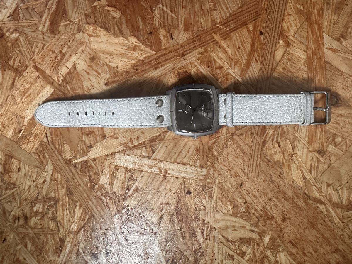Orologi: Beverly Hills Watch with White Leather Strap – Usato da Winterthur venduto da aykutkozandagi