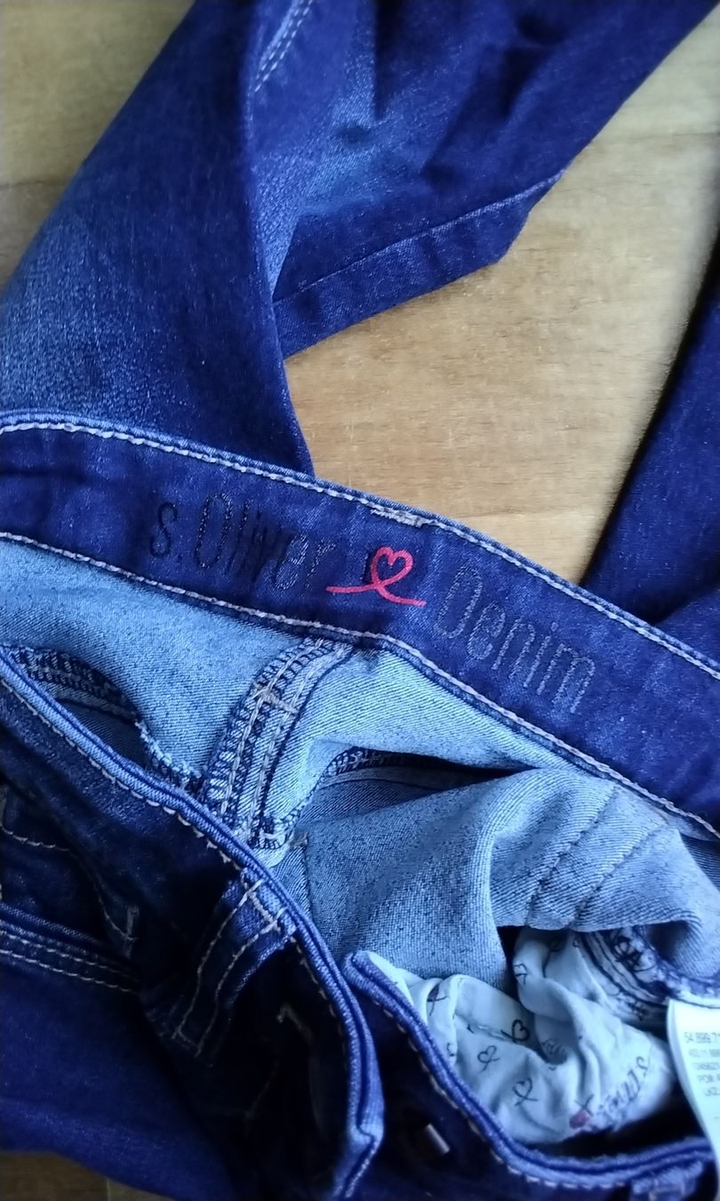 S.Oliver Pantaloni: S.Oliver Jeans, Top Zustand, Grösse 122, Mädchen – Usato da Büren SO venduto da T02rickonSWE 3