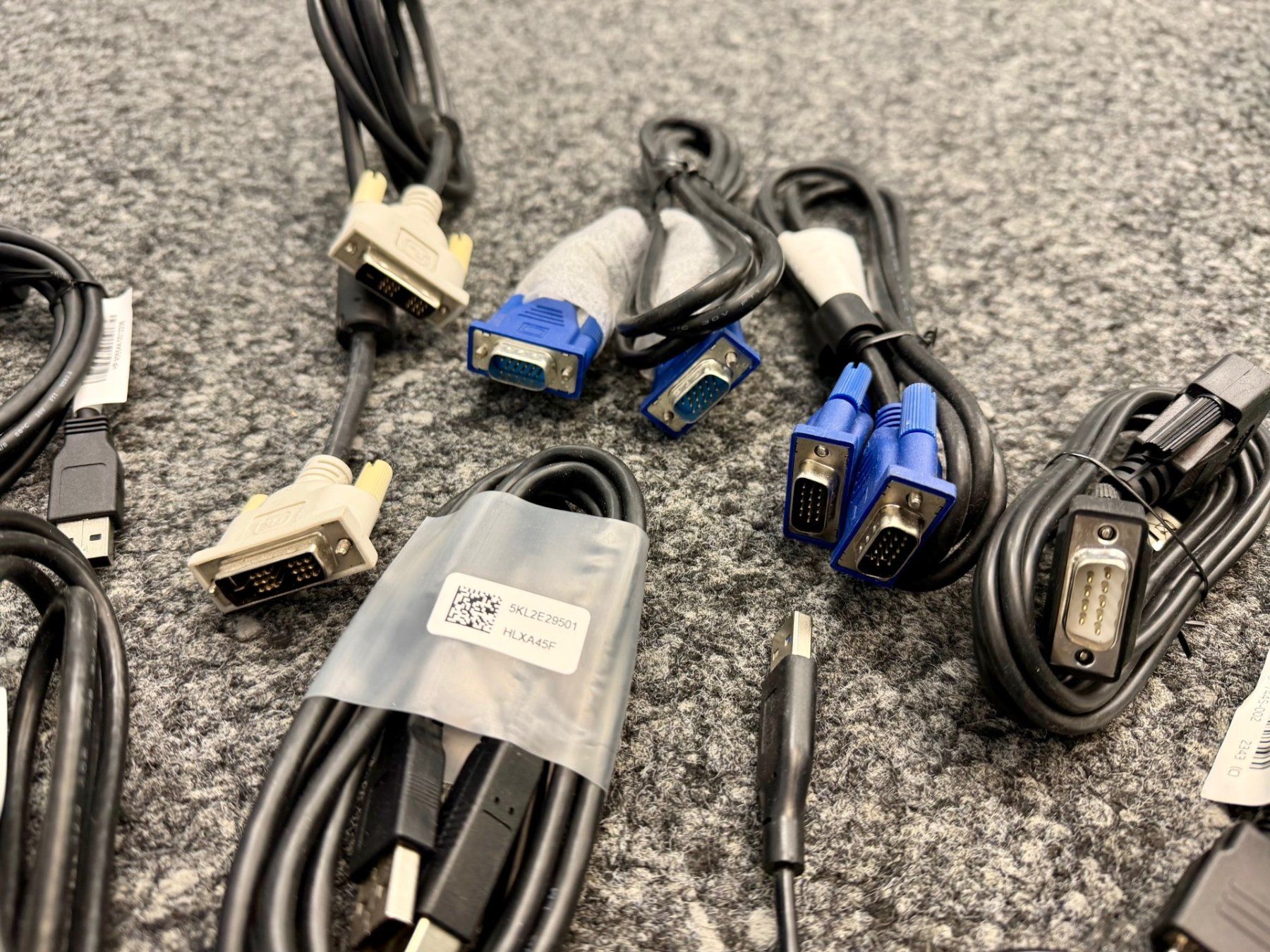 Cavi: Diverse EDV / IT Kabel – Usato da Einigen venduto da Medicom-Pharma 3