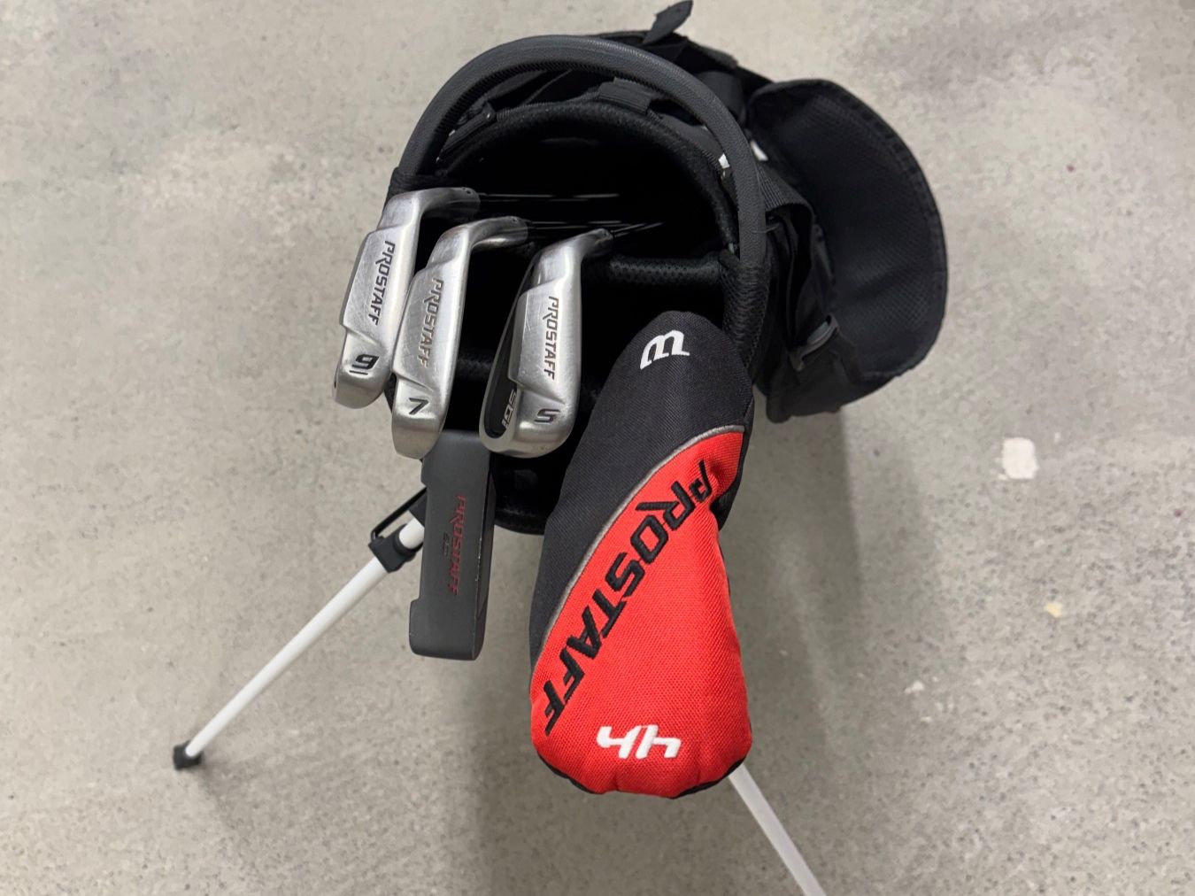 Wilson Clubs & Sets: Wilson Golf Set Migros / links – D'occasion à Zug par Simone