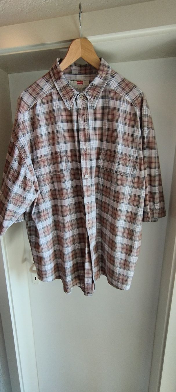 Levi's Camicie: Levi's Hemd, kurzarm, XL – Usato da Niederweningen venduto da Tomas242