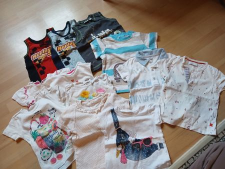 13 T-Shirts Oberteile Sommer Grösse 74/80