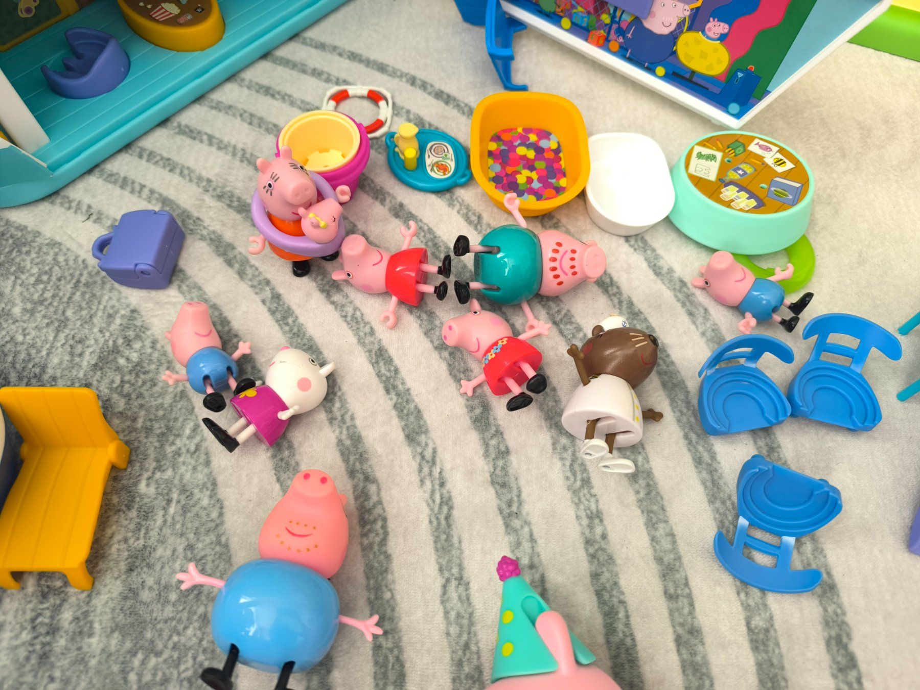 Giocattoli: Peppa Set – Usato da Kilchberg ZH venduto da Moshkitty 1