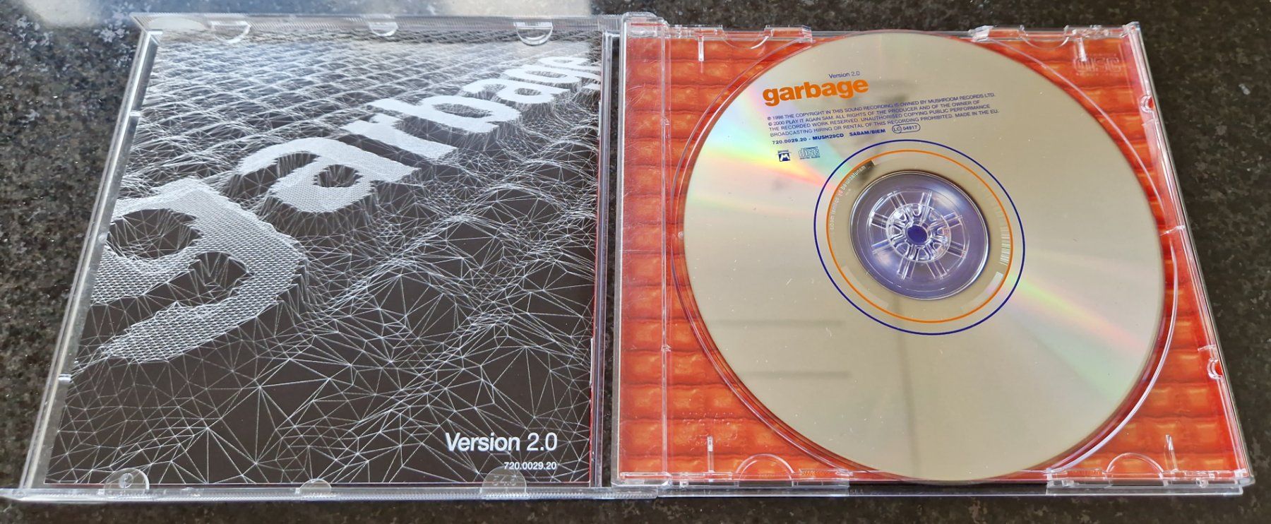 CD: Garbage - Version 2.0 - CD Album – Usato da Wettingen venduto da brownie14 1
