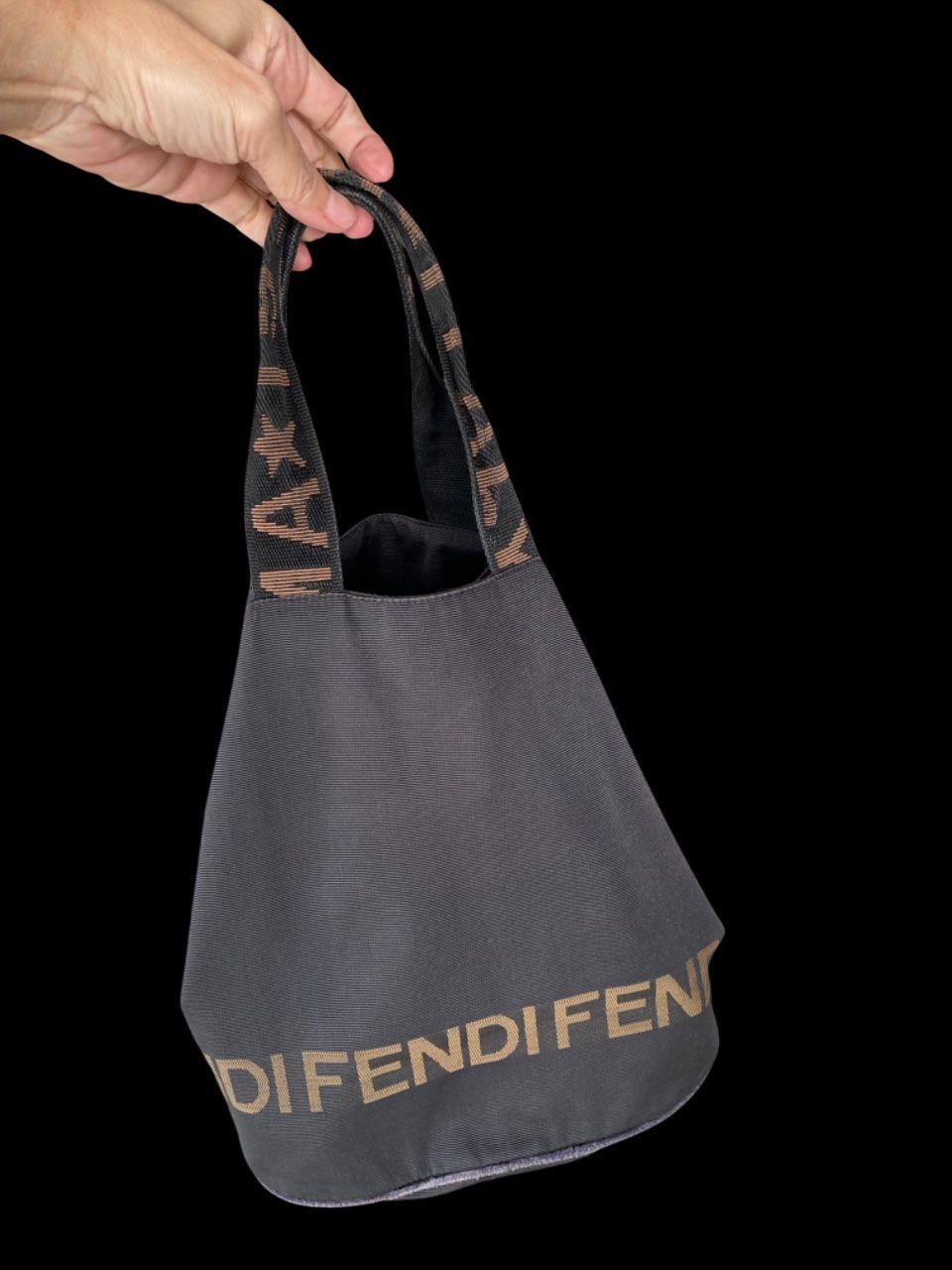Fendi Borse da donna: Fendi Zucca Schwarz Vintage Beuteltasche – Usato da niederbipp venduto da Esbenz 1