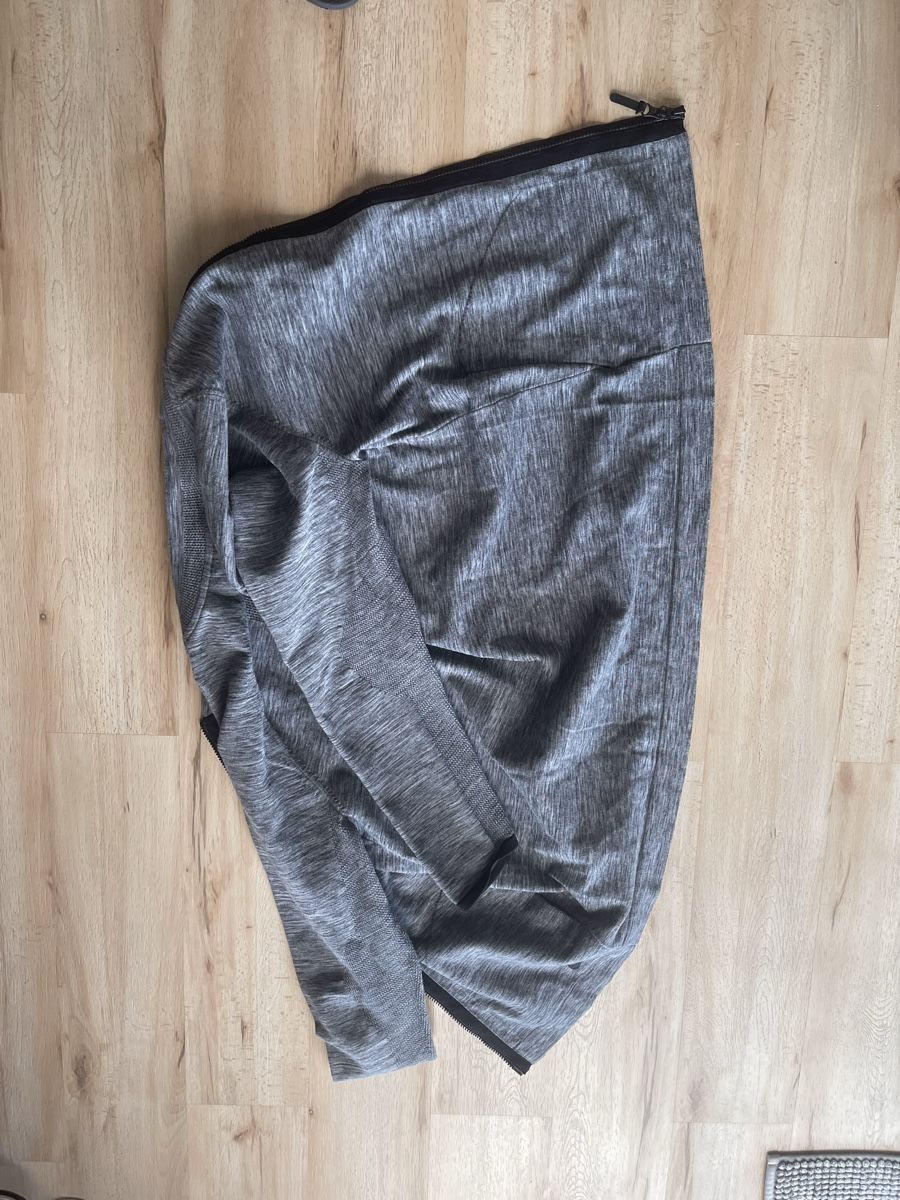 Nike Vestes: Veste Nike grise fermeture éclair  M  pour messieurs – D'occasion à Kloten par Vermicelles 5