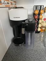 Machine Nespresso latissima