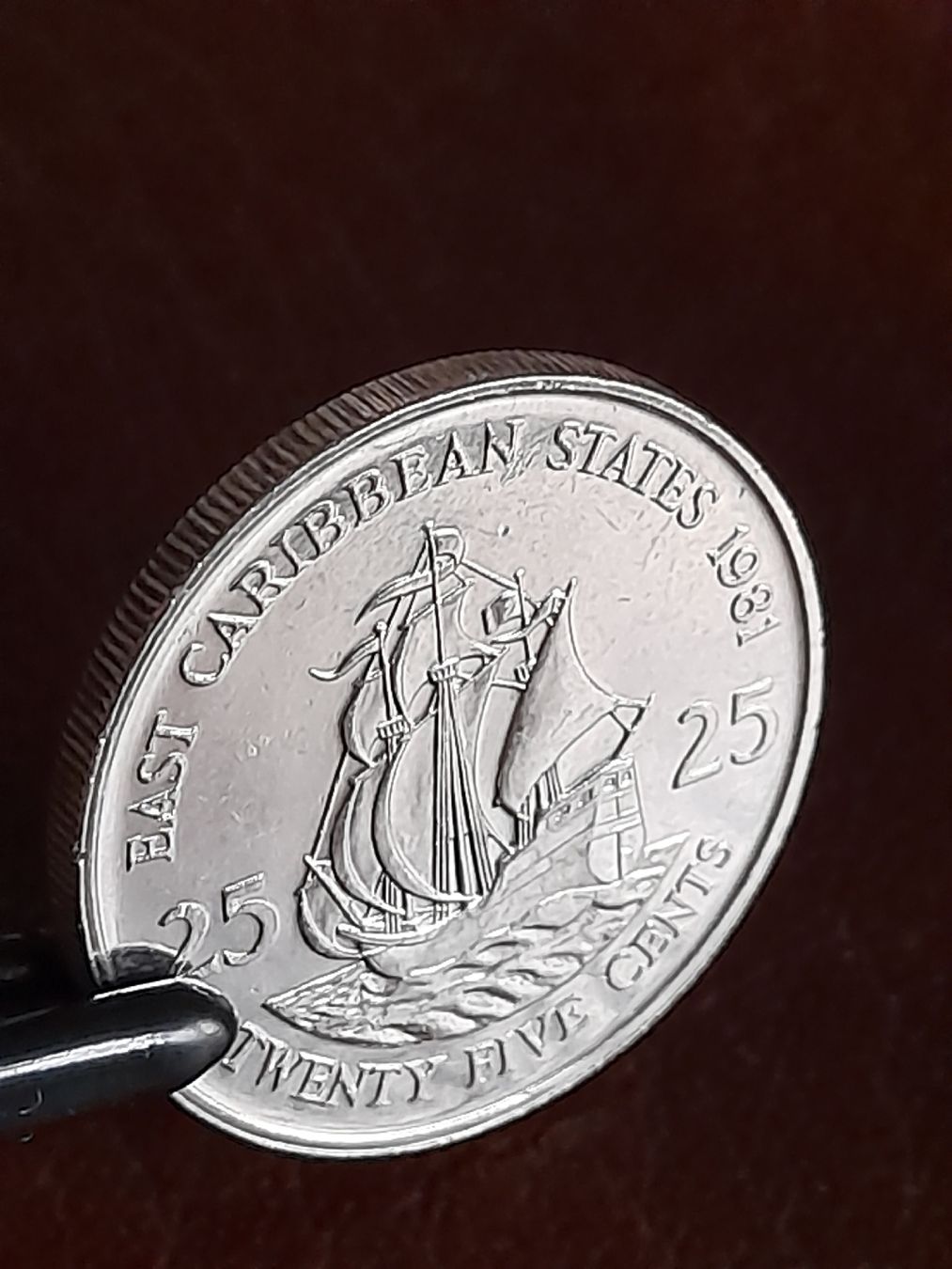 Tutti le monete: 25 Cent 1981 Ostkaribikstaaten – Usato da Basel venduto da Basel_20 1