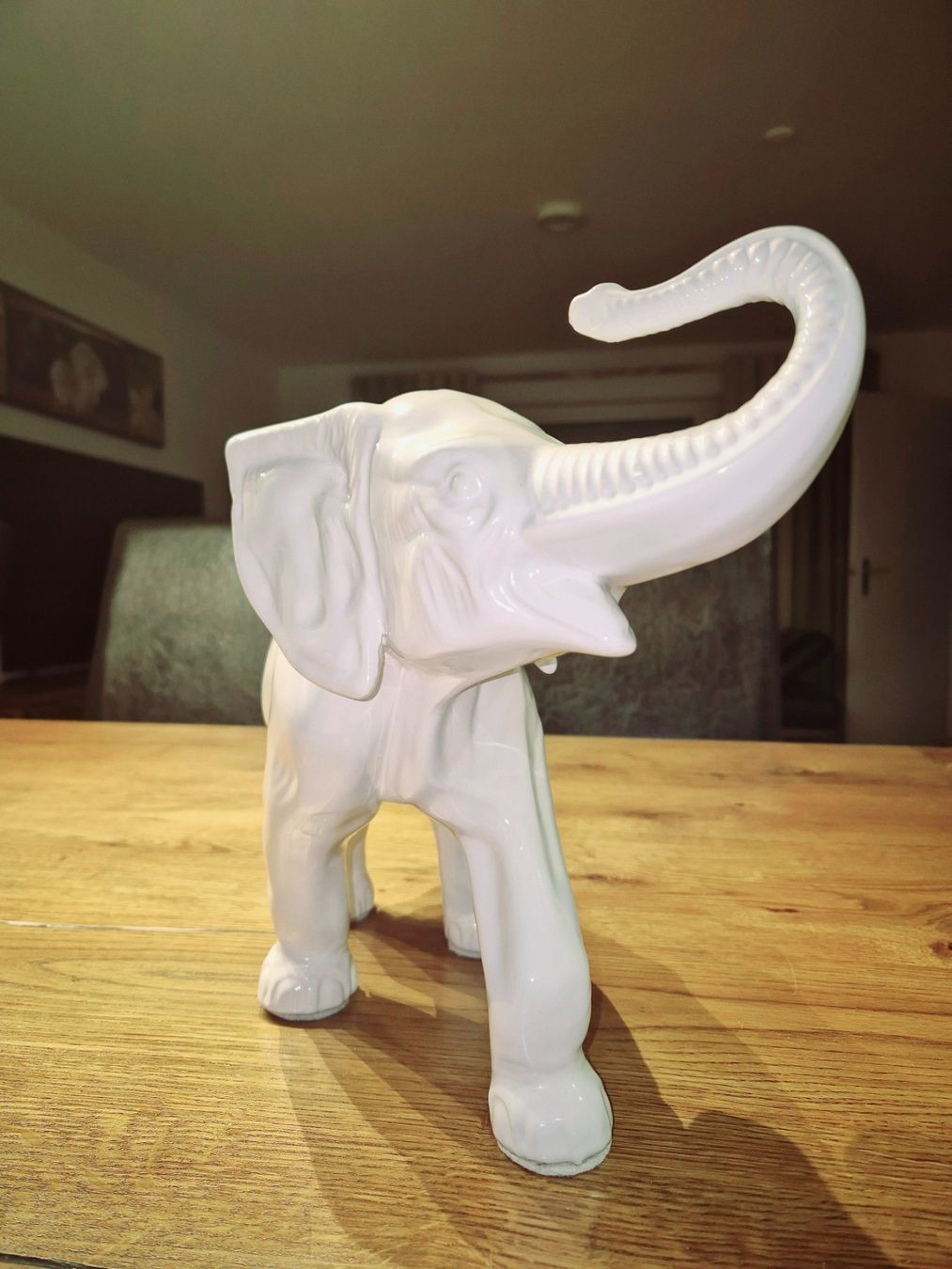 Statuette: Weisser Deko Elefant aus Keramik – Usato da Mellingen venduto da Loewe2006 2