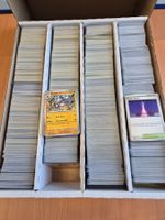 Pokémon Sammelkarten Konvolut in Kartonbox