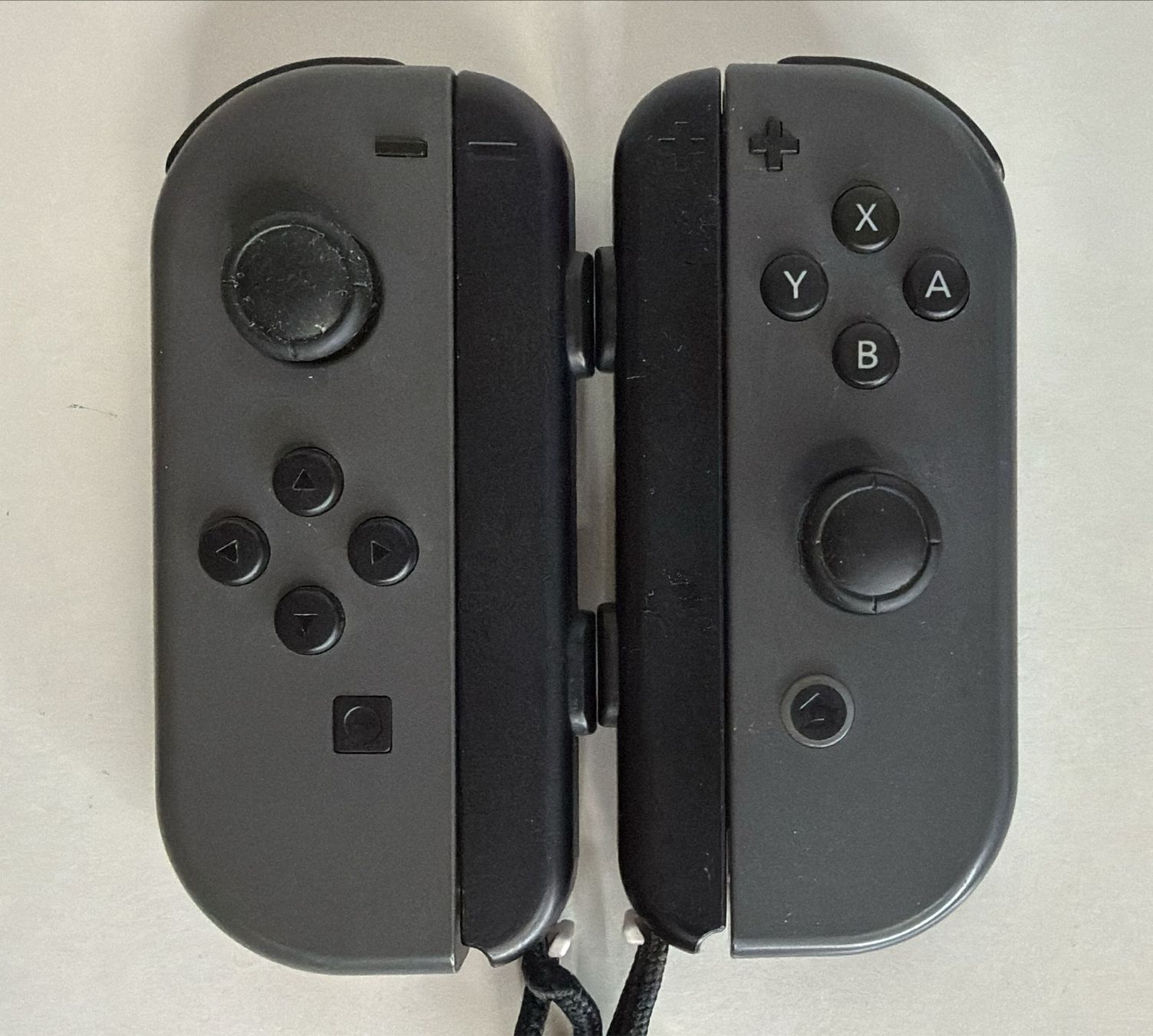 Manettes: Nintendo Switch Joy-Con graue Controller  – D'occasion à Ehrendingen par lax21