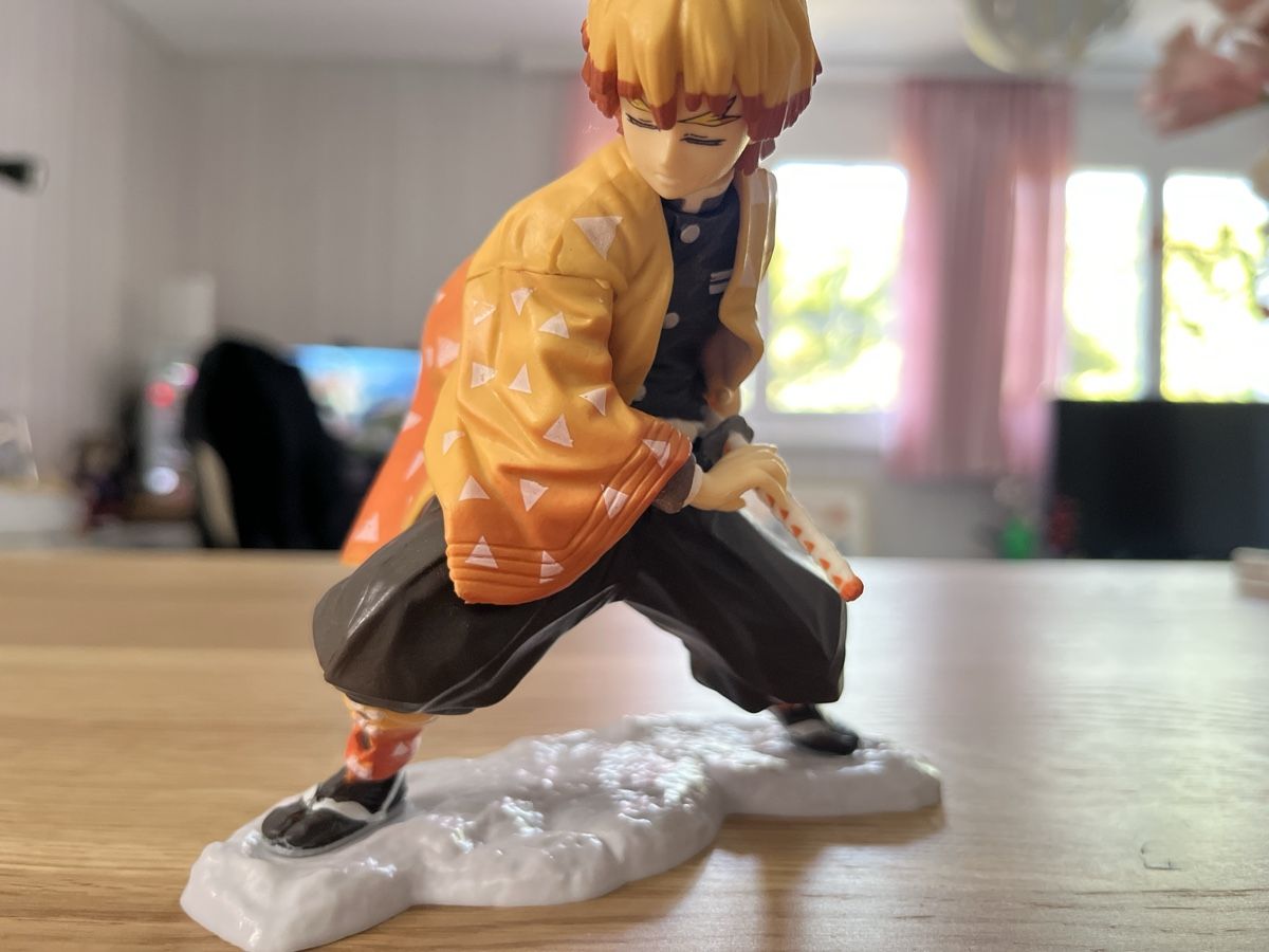 Figuren: Demon Slayer Zenitsu Agatsum Figur – Neu (gemäss Beschreibung) aus Wünnewil von AoDLara
