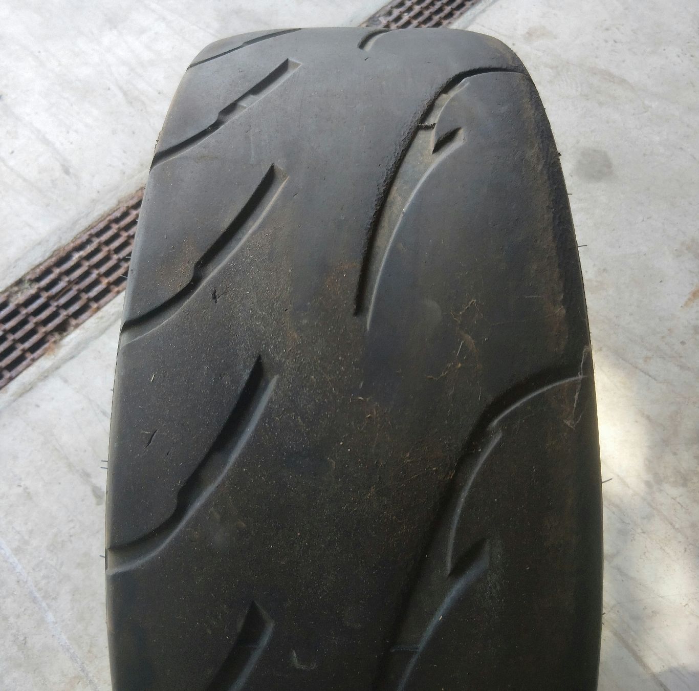 Pneumatici & Ruote complete: semislick 215/45 17 – Usato da Felben-Wellhausen venduto da Gansu 1
