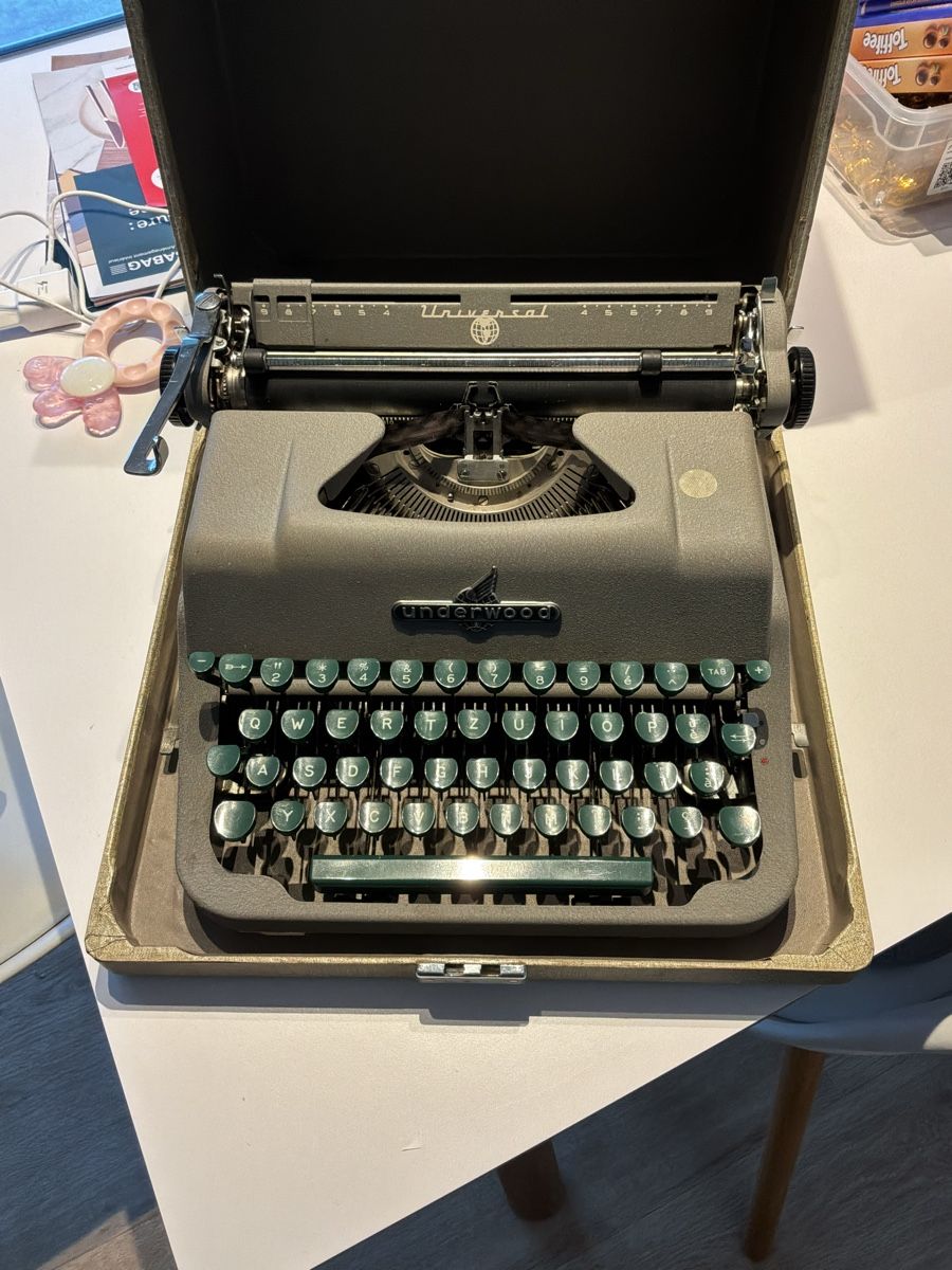 Underwood Macchine da scrivere: Machine à écrire Underwood – Usato da Tavannes venduto da Setev12789