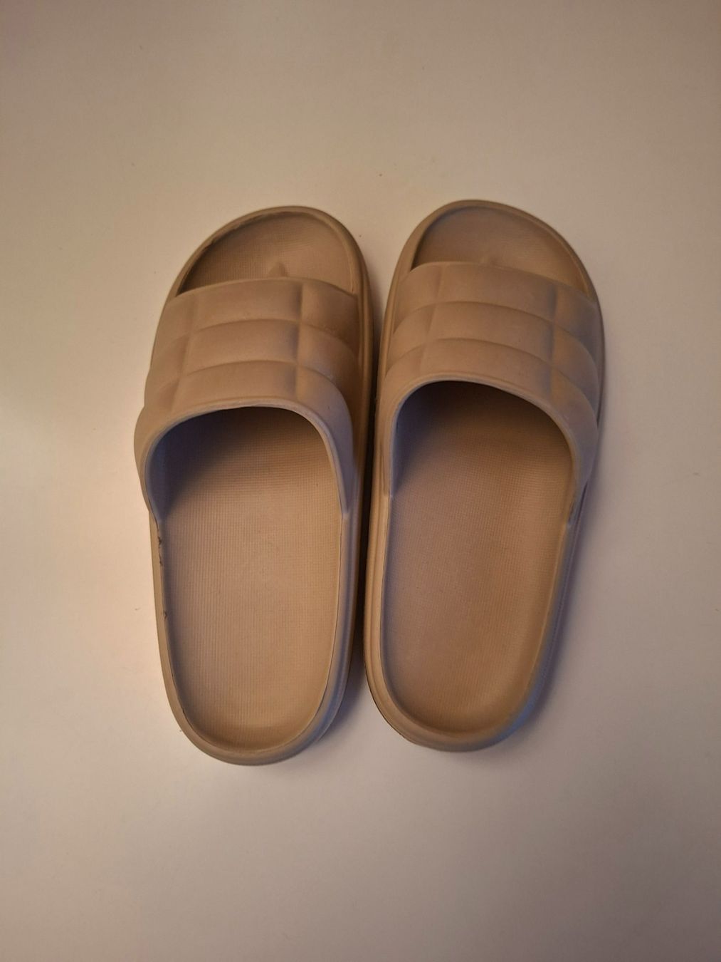 Damenschuhe: Badelatschen – Neu (gemäss Beschreibung) aus Lohn SH von Zwierbel