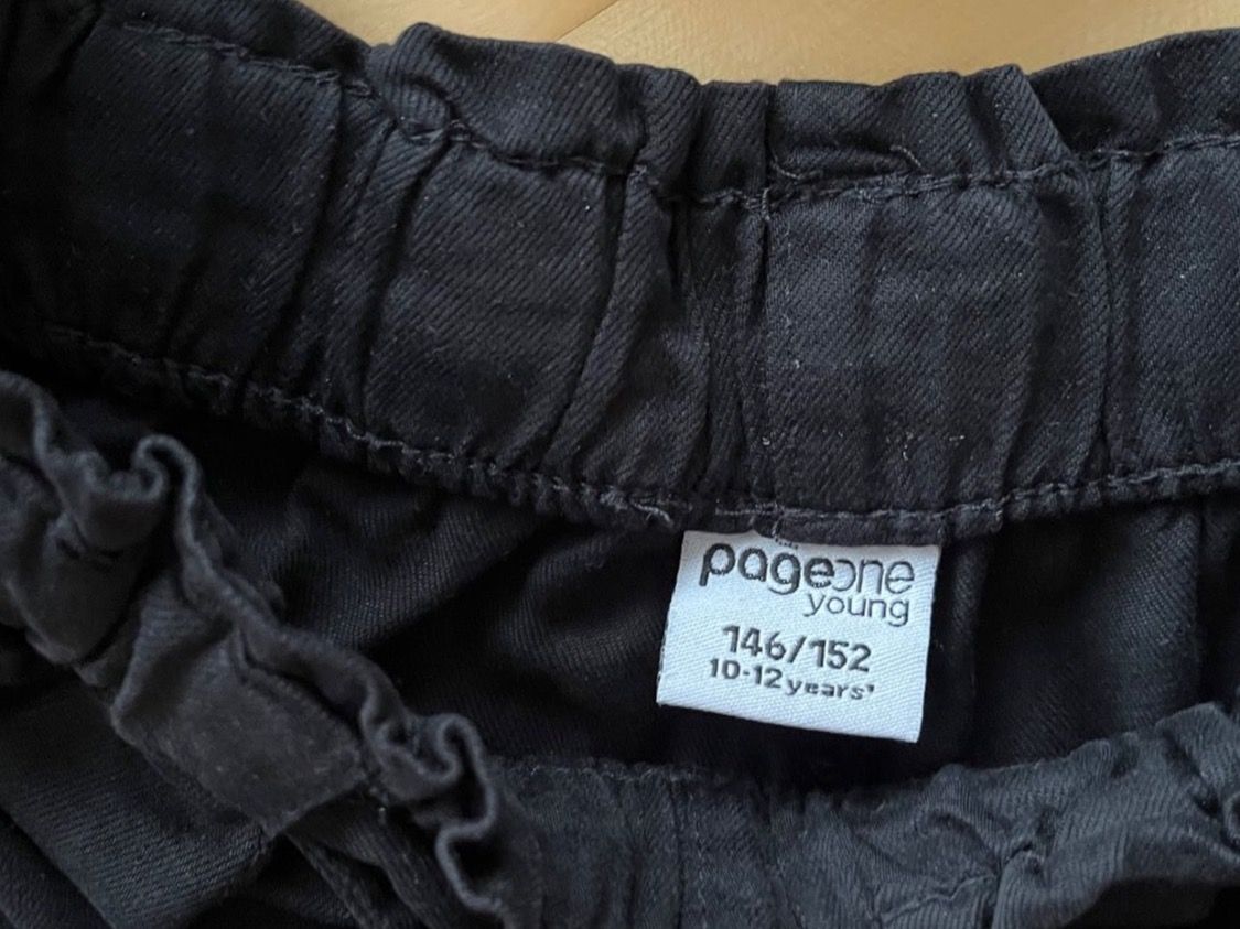 Kleiderpakete & -sets: Rock und Shorts in Gr. 146/152 – Gebraucht aus Wetzikon ZH von jusc710 2