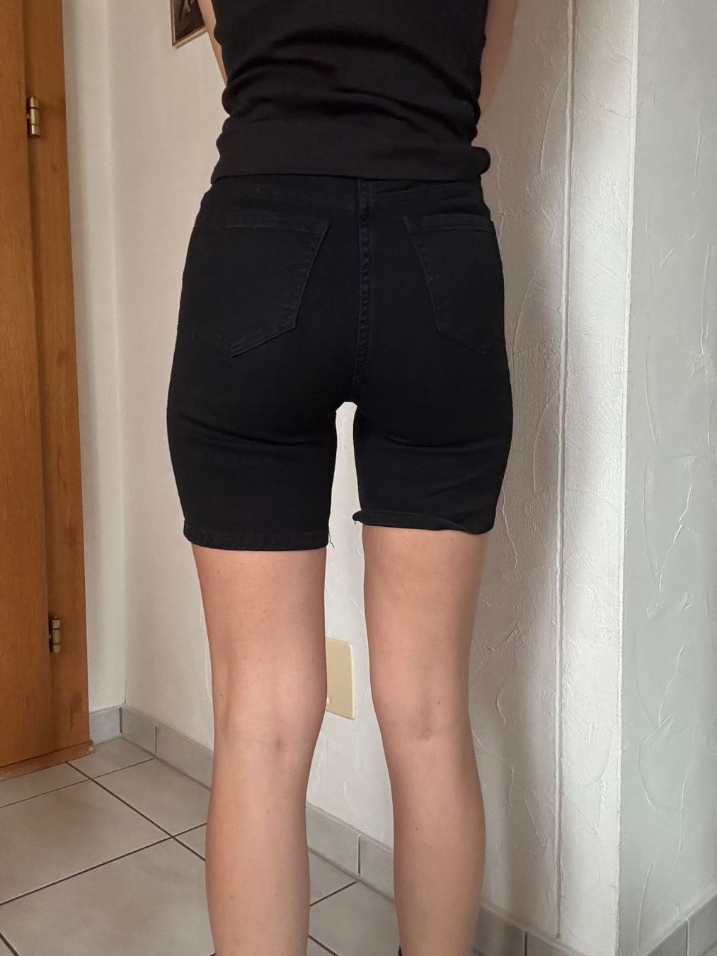 Jeans: Schwarze Jeans Shorts, Grösse 34 – Usato da Hergiswil NW venduto da kaufe_bei_kaufmann 2