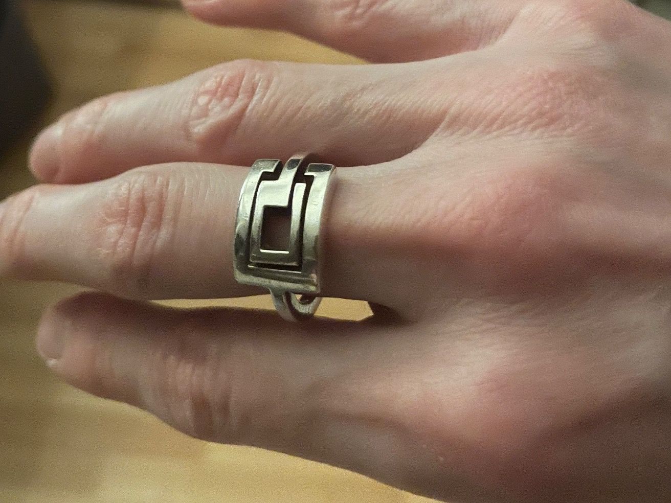 Gucci Ringe: Silberring Gucci – Gebraucht aus Au ZH von eni_pnp7