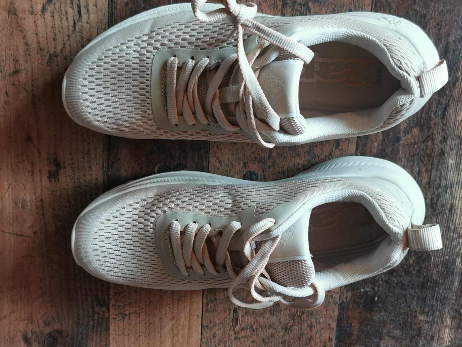 Kappa Scarpe da donna: Kappa Sneaker Beige Grösse 38 / 24.3 cm – Nuovo (secondo la descrizione) da Fischbach-Göslikon venduto da PitBullDoll 4