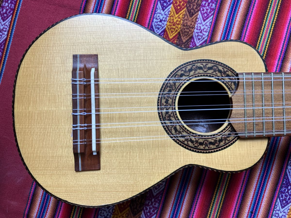 Strumenti musicali: Charango aus Peru, spielbereit - mit Tasche – Usato da Dornach venduto da SantiagoZG 1