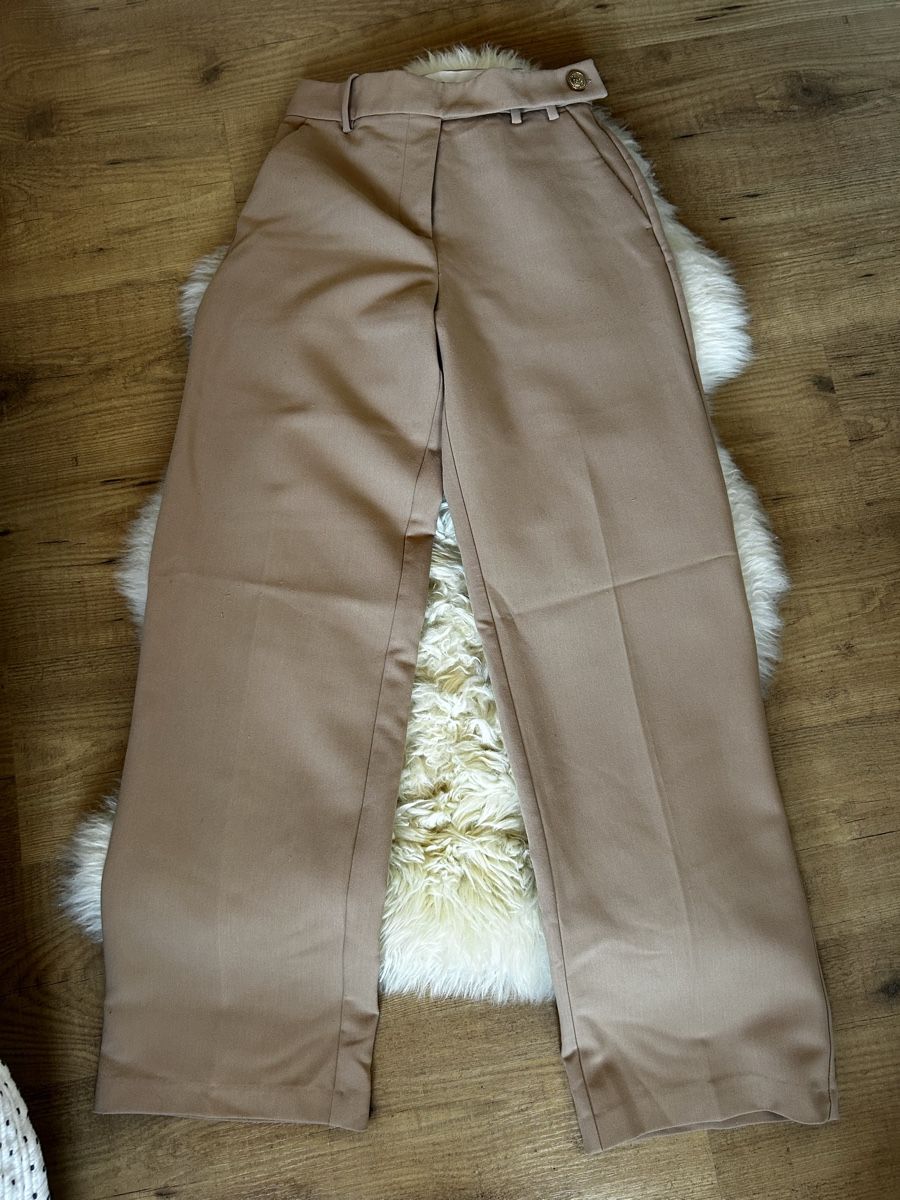 Pantaloni: Pantalon beige – Usato da Grimisuat venduto da zay_m288