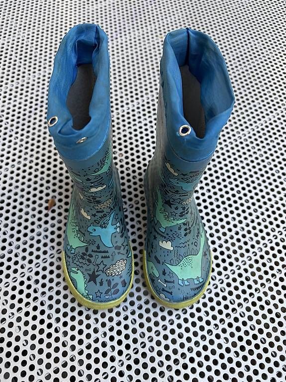 Scarpe per ragazzi: Gummistiefel Gr 25 – Usato da Zürich venduto da aqualina77