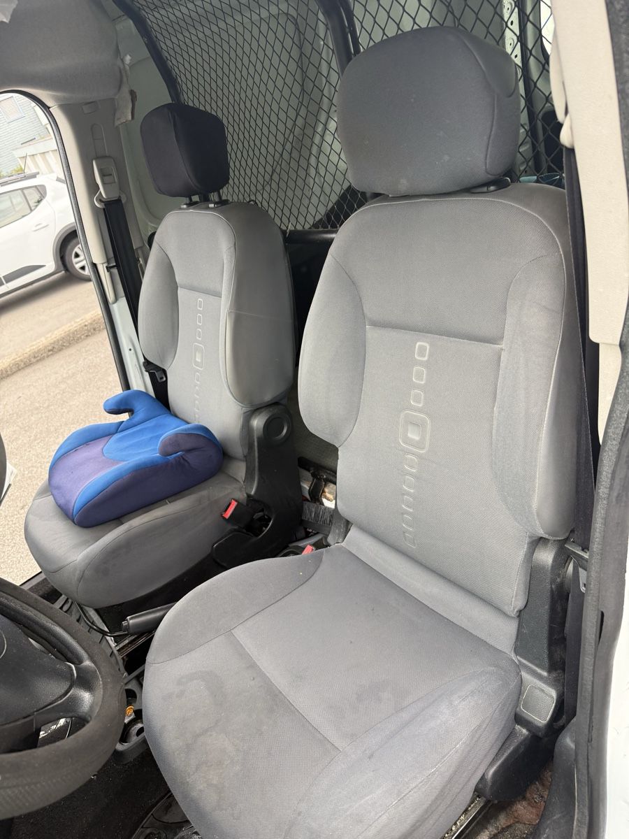 Citroën Autos: Citroen berlingo – Gebraucht aus Adliswil von F.B.E 5