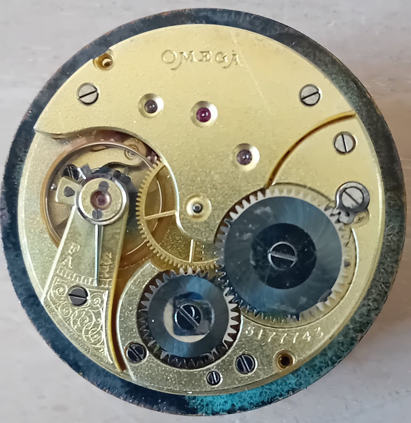 Omega Uhren: Early 1900s OMEGA Pocket Watch movement. – Defekt aus Bern von This_that_other_all 8