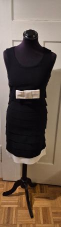 Elegantes, neuwertiges Kleid mit Schleife, Gr. XS Rinascimen