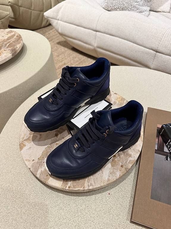 Chanel Scarpe da donna: CHANEL SNEAKER NAVY – Nuovo (secondo la descrizione) da Schwyz venduto da bofb