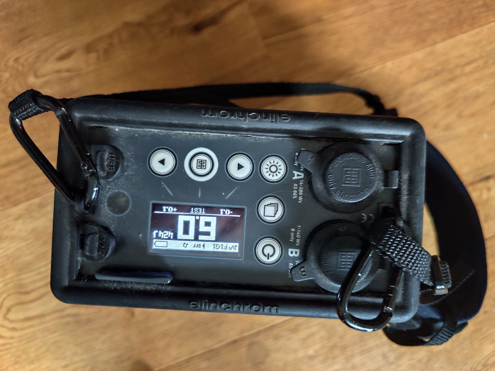 Elinchrom Flash: Elinchrom Quadra 400 Blitzanlage ab 1.- – Usato da Kerzers venduto da sb_12 2