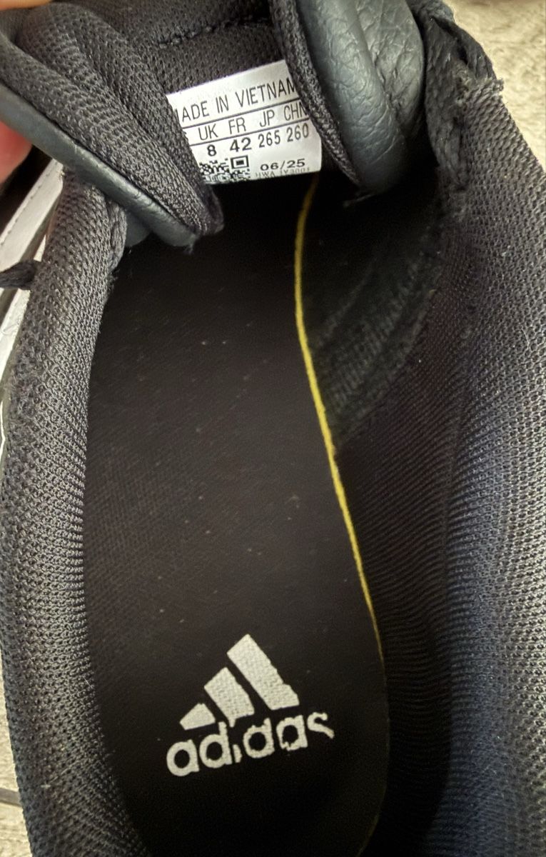 Adidas Scarpe da uomo: Adidas 42 – Nuovo (secondo la descrizione) da Steffisburg venduto da sim_5lpg 2