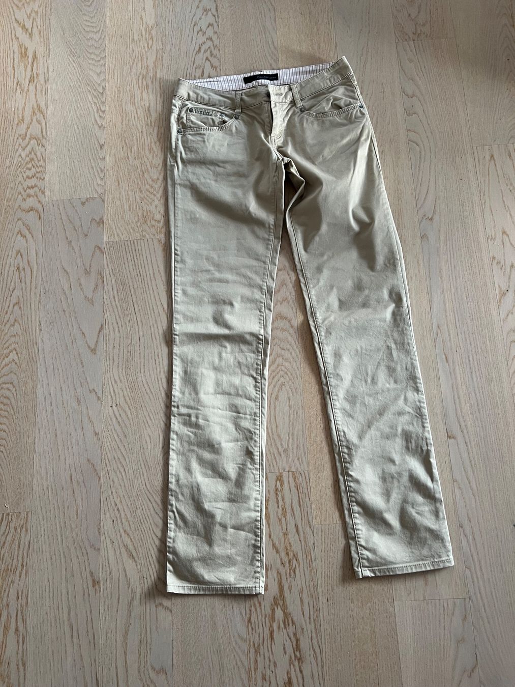 Calvin Klein Jeans: Calvin Klein Damen Jeans – Usato da Rafz venduto da mar_w5xy