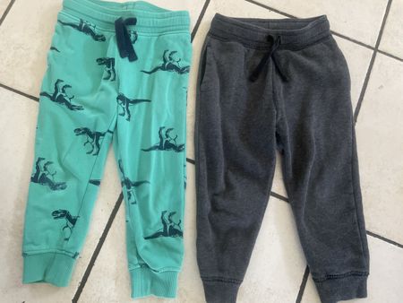 2 H&M Trainerhosen Gr. 98, 2-3J., Grau & Dino
