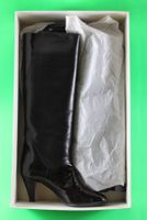35  1/2  --  Lackstiefel