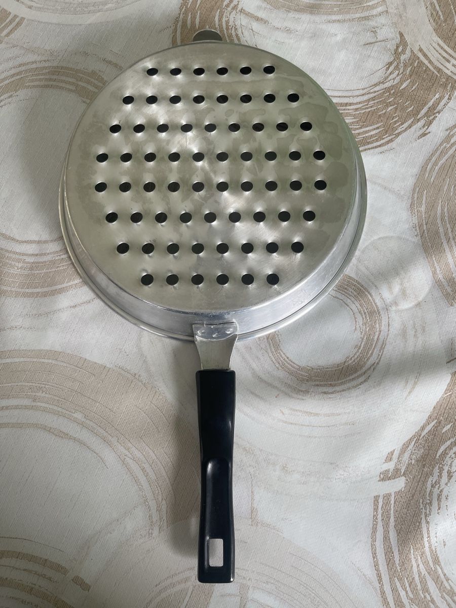 Elettrodomestici da cucina: Knöpfli-Spätzli-Sieb von Mewa – Usato da Ueberstorf venduto da ojas23 1