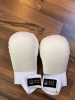 Karate Faustschutz, Handschuhe Kumite