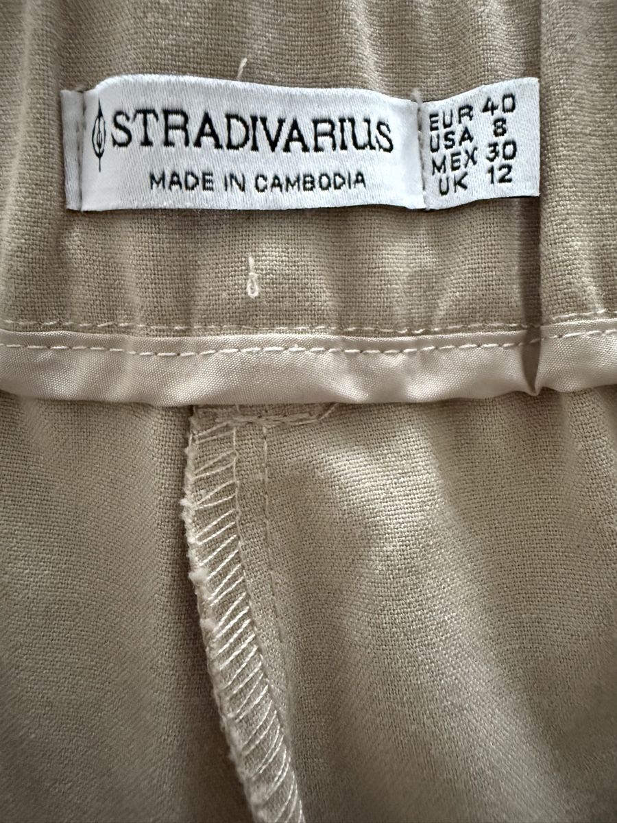Stradivarius Pantaloni: Pantalon Stradivarius beige T.40 – Usato da Fribourg venduto da Mya_Asb 1