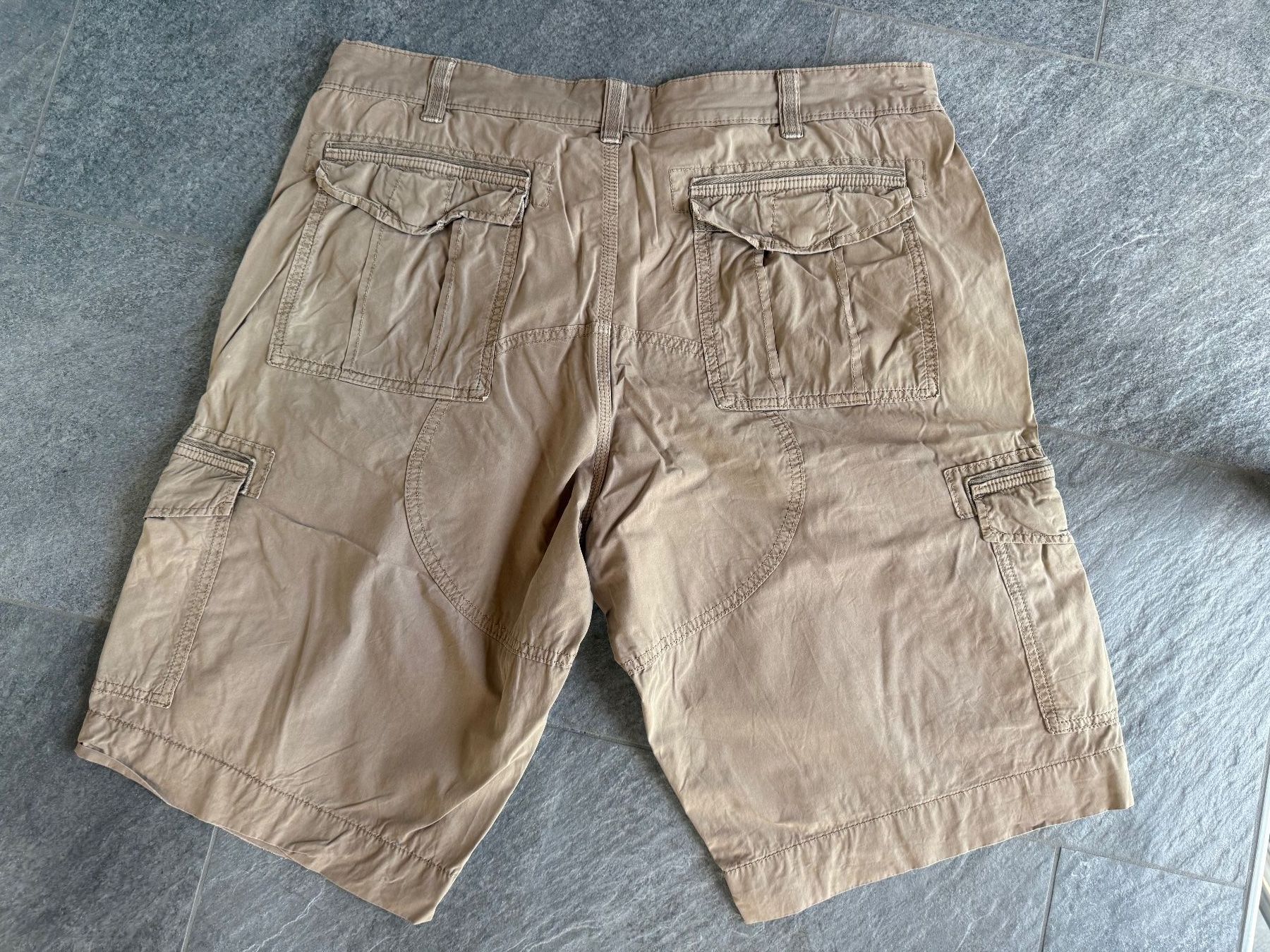 Hosen: NAPAPIJRI Shorts – Gebraucht aus Wilderswil von floh1969 1