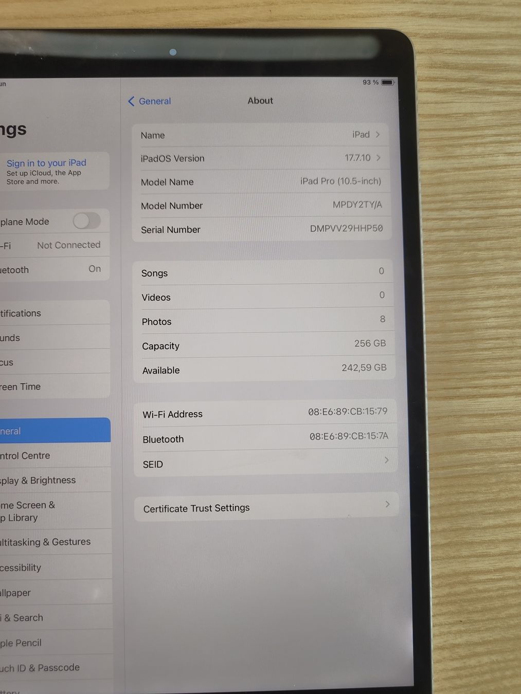 Apple Tablet PC: IPad Pro 2 (10.5") Space Gray 256GB + apple Pencil – Usato da Luzern venduto da Aki. 3
