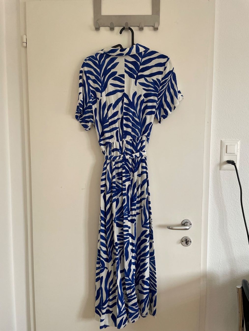Vestiti: Blau-Weiss gemustertes Kleid – Usato da Basel venduto da schnudibu 1