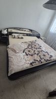 Leder Schwarz Doppelbett mit Nachttischen, Spiegel kompl.