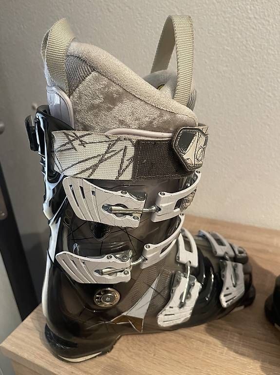 Damenschuhe: Scarponi sci Atomic Hawx 100 pro t2 – Gebraucht aus Davesco-Soragno von lud_d9wn 2