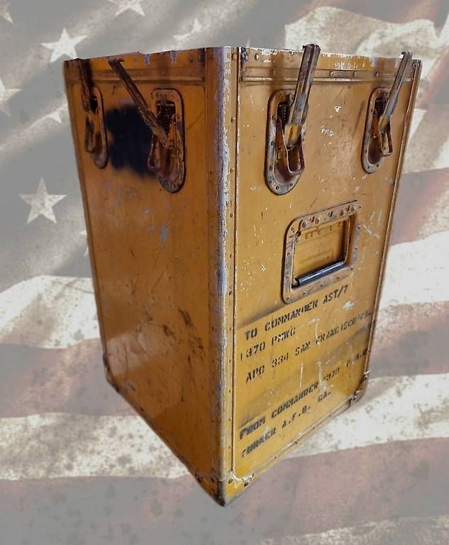 Armi bianche: Caisse militaire US vintage métal – Usato da La Rippe venduto da Zippette