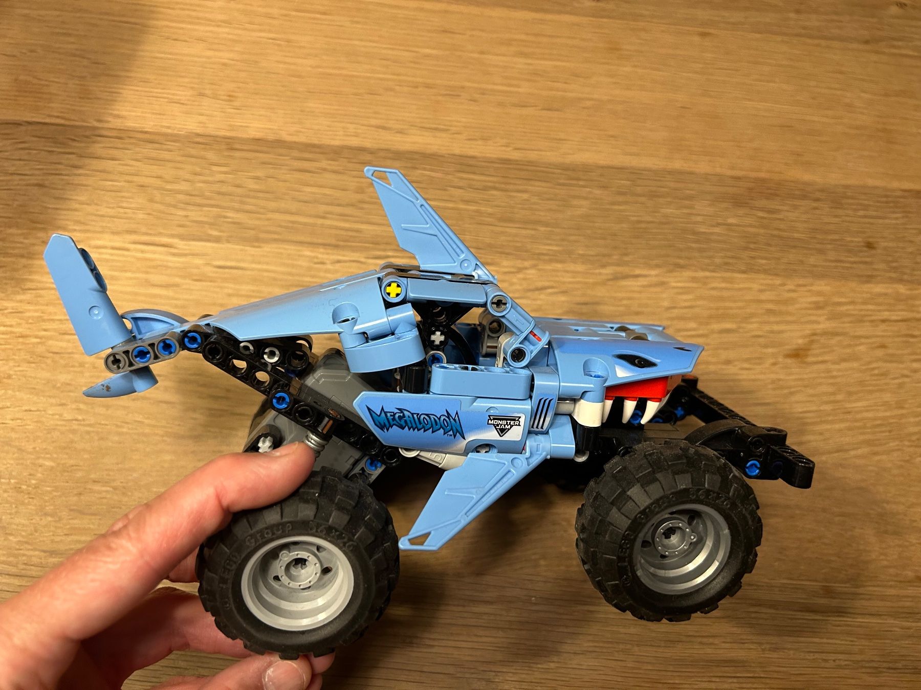 Lego Jouets: LEGO Technic 42134 Monster Jam Megalodon – D'occasion à Zürich par nicoleichholzer 2