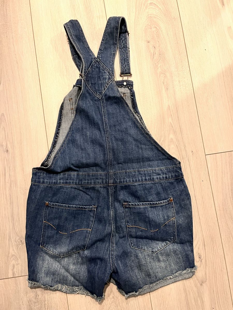 Tute: Stylish Denim Overall Shorts – Usato da Affoltern am albis venduto da onlyrose123 1