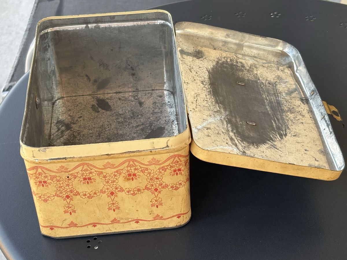 Dosen: Ancienne boîte  – Gebraucht aus Lausanne von pabernard 5