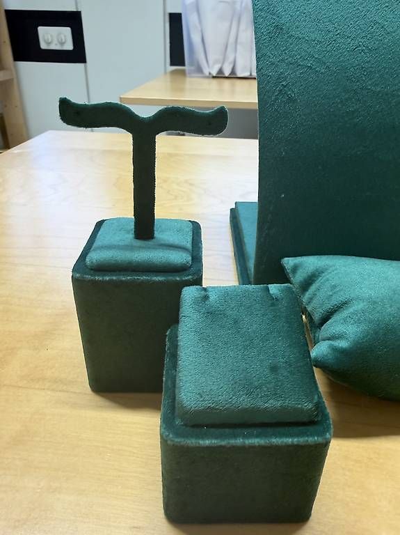 Altri gioielli: Set di 6 pezzi espositori gioielli-vetrina – Usato da Lugano venduto da club.888 2